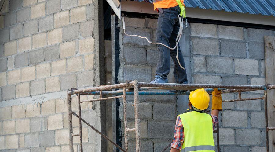 Expert Emergency Roof Repairs services in Heyworth, IL